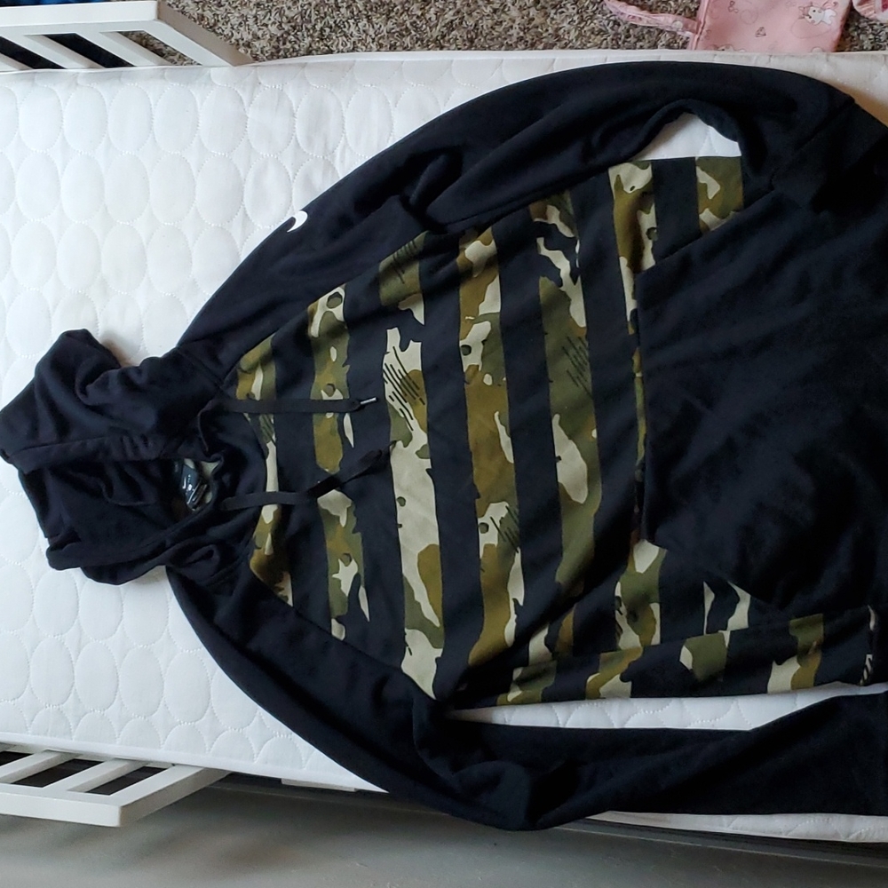 Nike dri-fit hoodie, black and camo, large